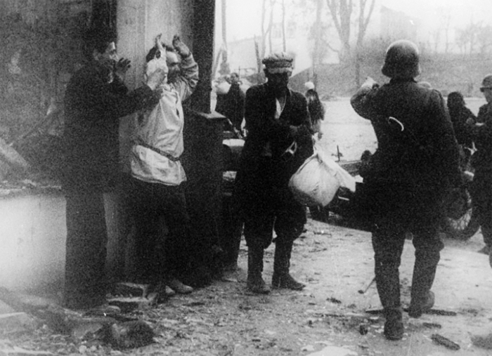 Arrestation de civils à Vitebsk en 1941