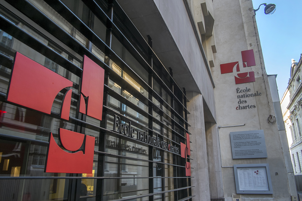 The School’s facade, at 65, Rue de Richelieu 